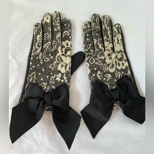Vintage Urban Outfitters Leather Gloves